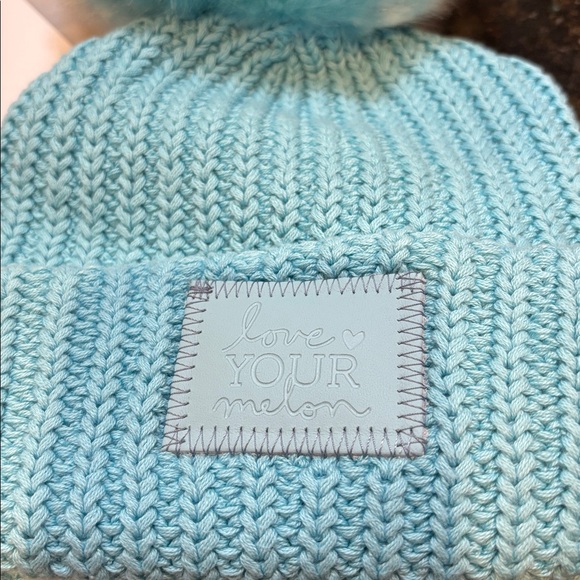 NWT Love Your Melon Sterling Monochrome Mega Pom Beanie Hat - Picture 2 of 9